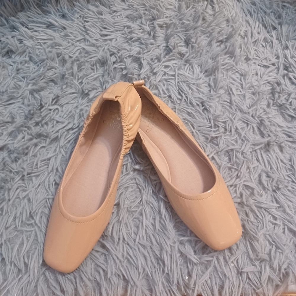 Excellent Condition Vince Camuto Ronjilta Tan Flats Womens Size 7.5 Square Toe